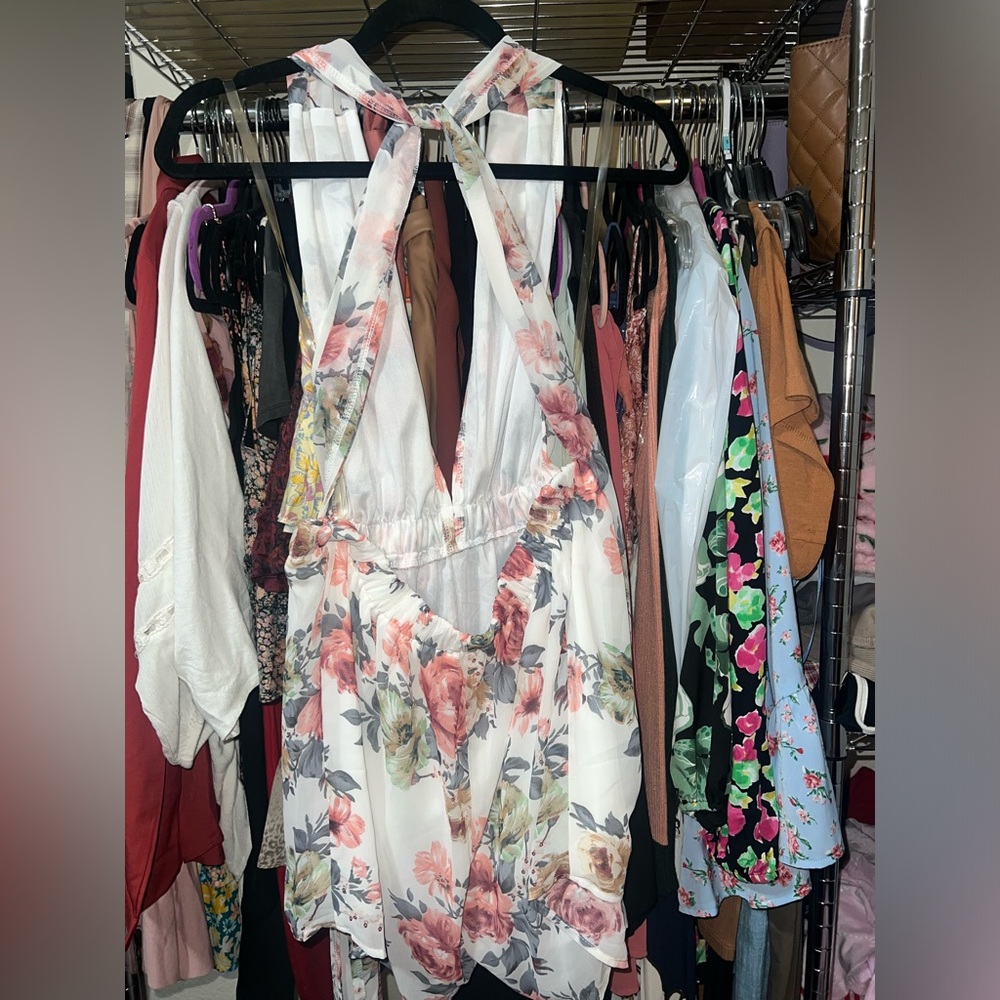 MWT Noble U Floral Jumpsuit Open Back -Pink and White - Picture 3 of 4